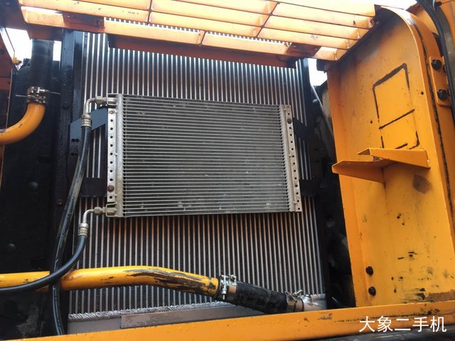 现代 R305LC-7 挖掘机