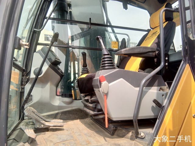 约翰迪尔 E240 挖掘机
