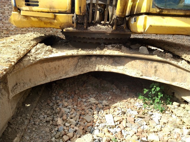 小松 PC240LC-8 挖掘机