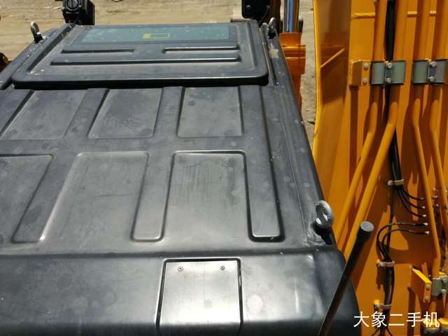 龙工 LG6225 挖掘机