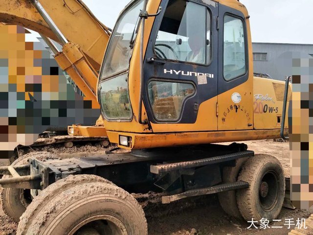 现代 R130W-5 挖掘机