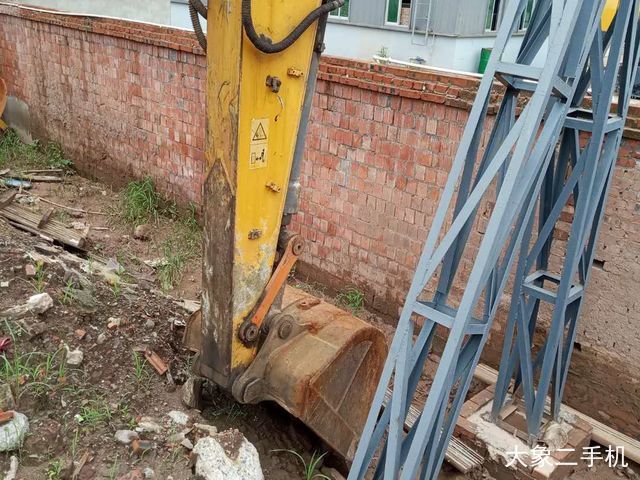 徐工 XE150D 挖掘机