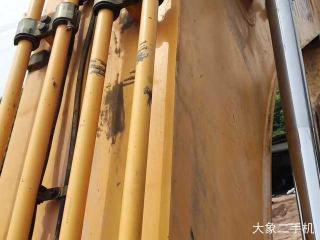 现代 R225LC-7 挖掘机