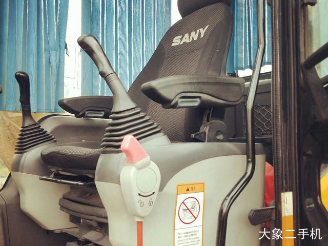 三一重工 SY135C 挖掘机