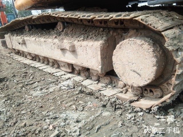 现代 R265LC-7 挖掘机