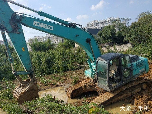 神钢 SK260LC-8 挖掘机