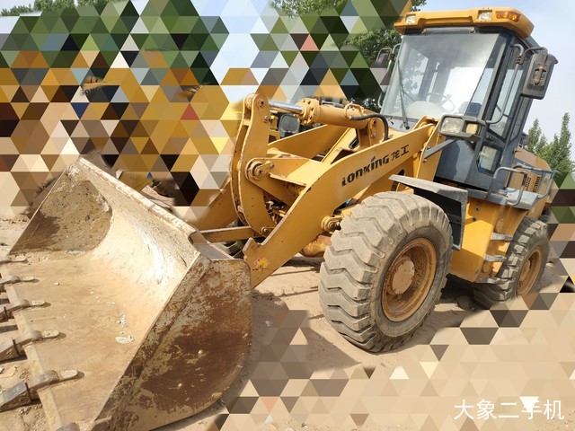 龙工 LG833B 装载机