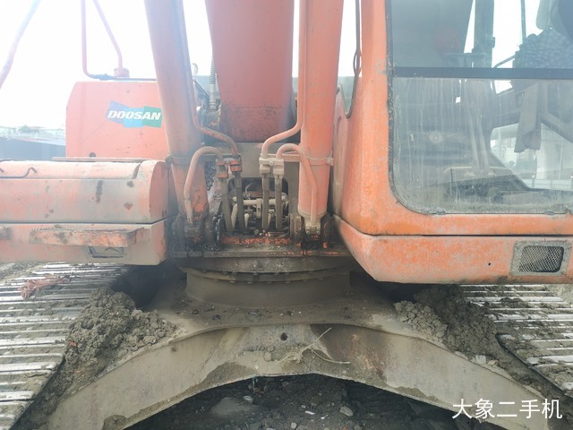 斗山 DH225LC-9 挖掘机