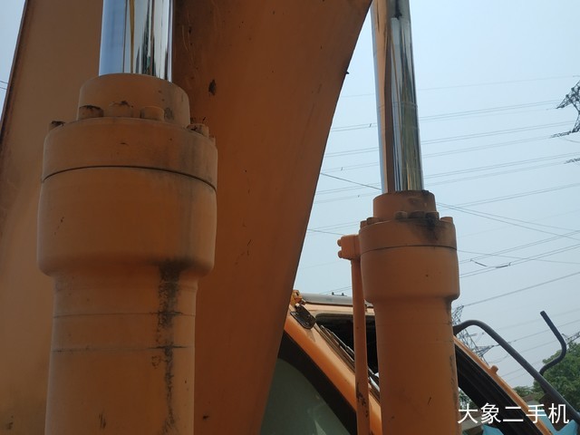 现代 R275LC-9T 挖掘机