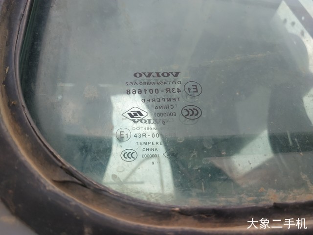 沃尔沃 EC240B 挖掘机