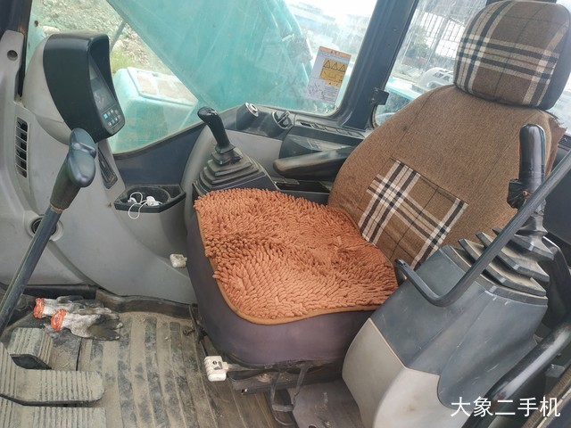 神钢 SK260LC-8 挖掘机