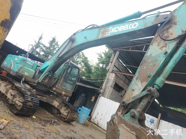 神钢 SK250LC-8 挖掘机