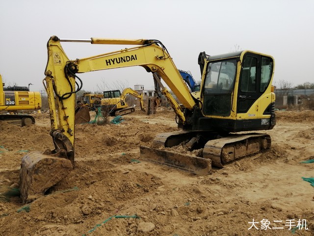 现代 R60-9 挖掘机