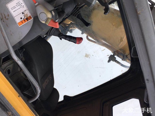 徐工 XE150D 挖掘机