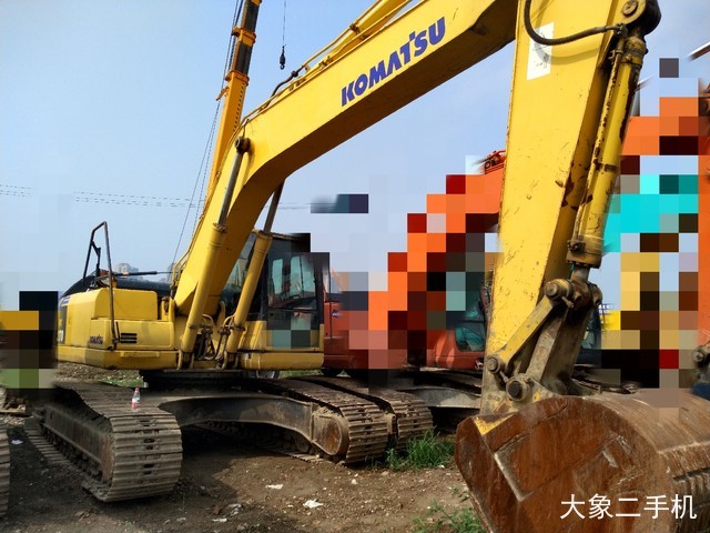 小松 PC240LC-8 挖掘机