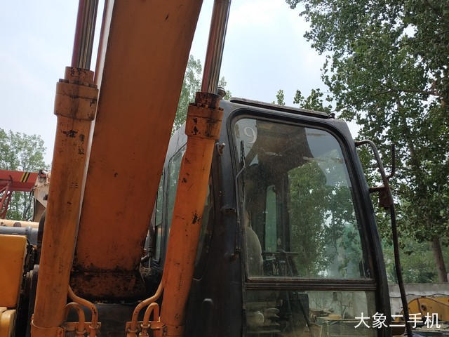 现代 R225LC-7 挖掘机