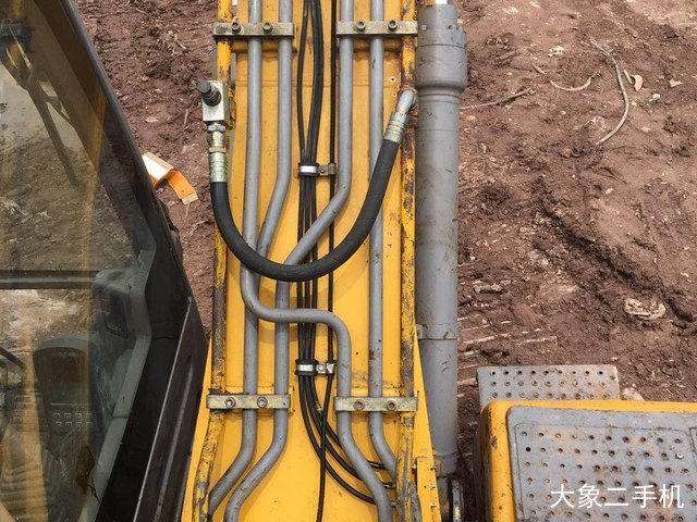 徐工 XE135B 挖掘机