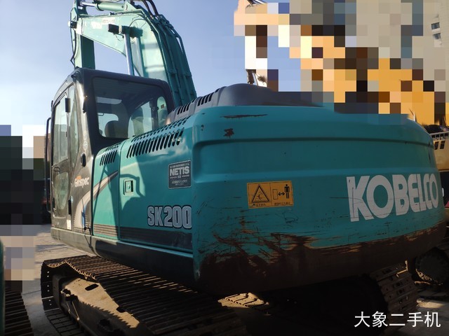 神钢 SK200-8 挖掘机