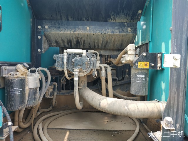 神钢 SK260LC-10 挖掘机