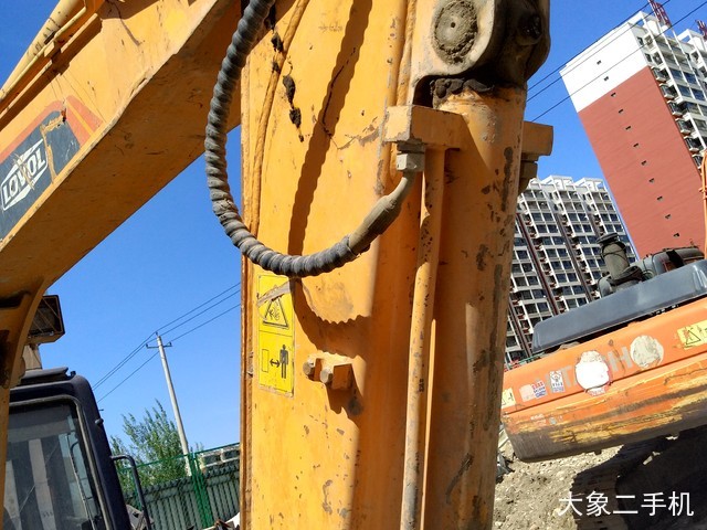 雷沃重工 FR65V8 挖掘机