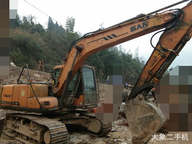 三一重工 SY135C 挖掘机