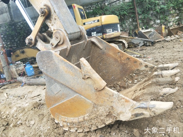 卡特彼勒 329DL 挖掘机