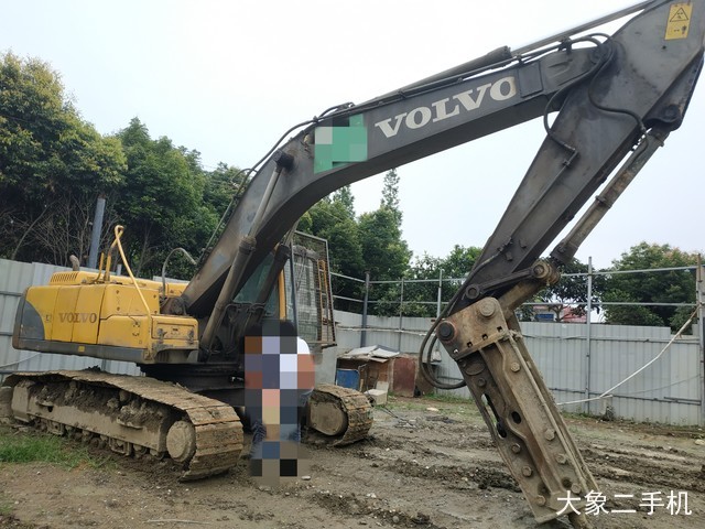 沃尔沃 EC210BLC 挖掘机