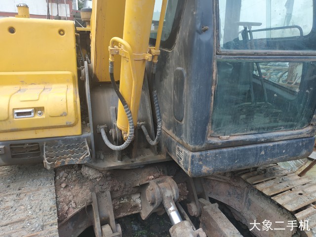 现代 R80-7 挖掘机