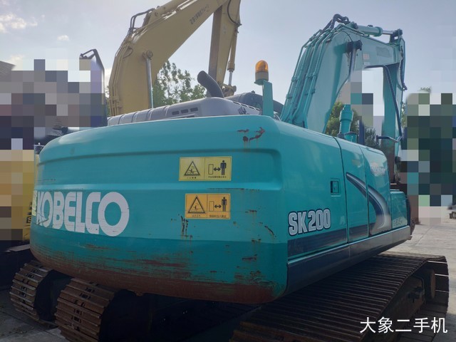 神钢 SK200-8 挖掘机