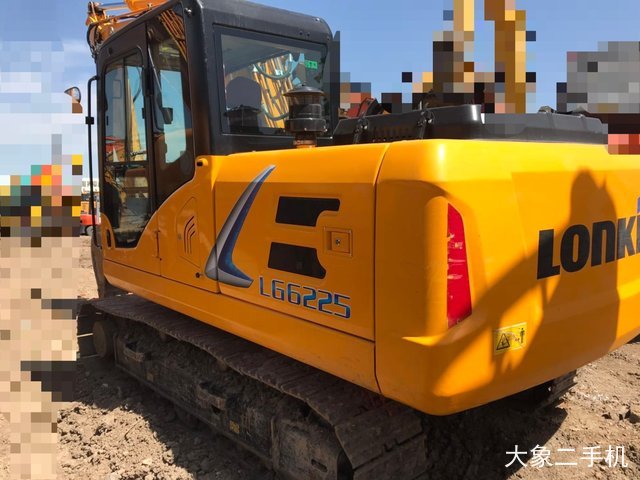 龙工 LG6150 挖掘机