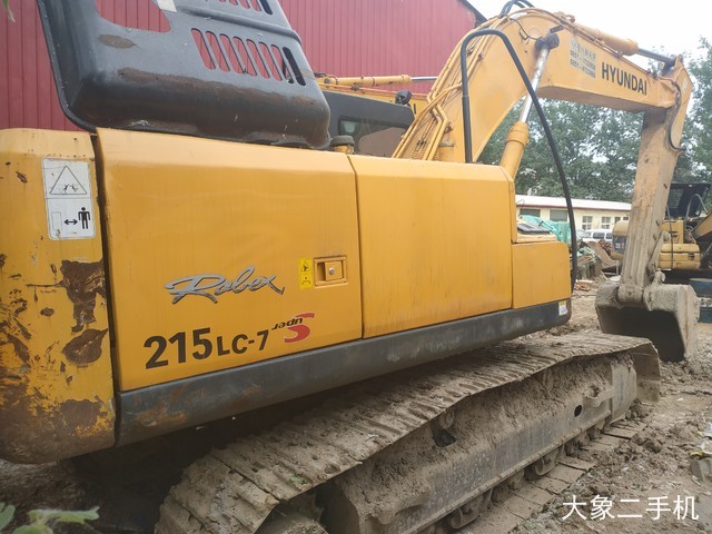 现代 R215-7C 挖掘机