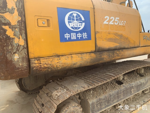 龙工 LG6225 挖掘机