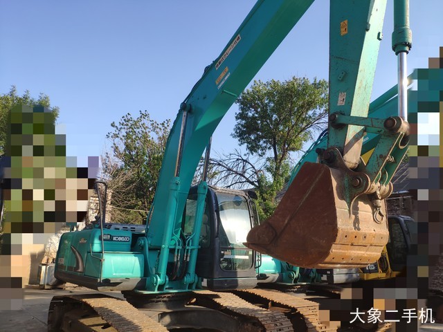 神钢 SK200-8 挖掘机