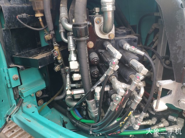 神钢 SK135SR 挖掘机