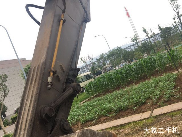 沃尔沃 EC210B 挖掘机