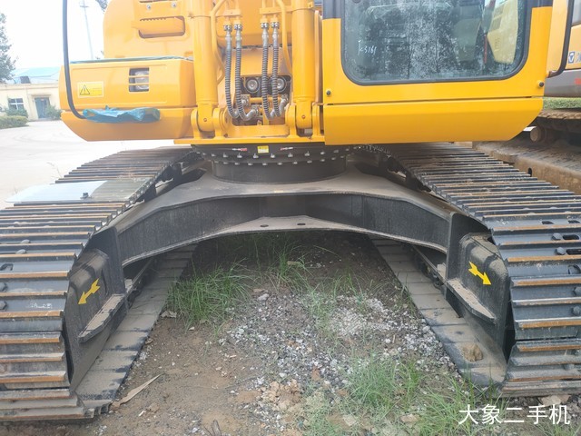 龙工 LG6225E 挖掘机