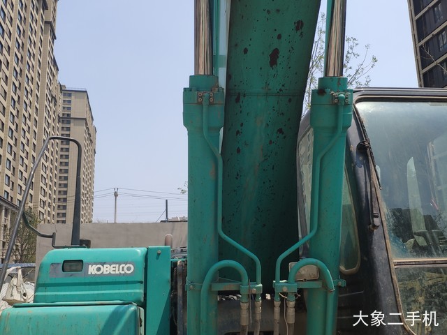 神钢 SK260LC-8 挖掘机