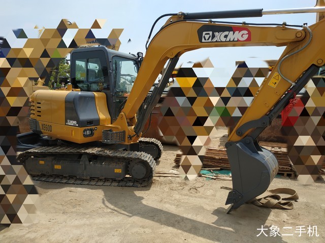 徐工 XE60D 挖掘机