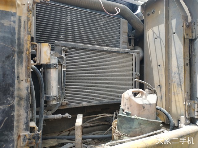 卡特彼勒 323DL 挖掘机