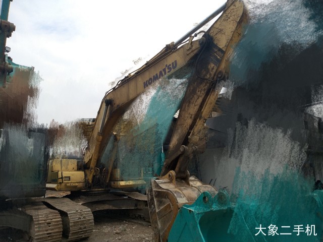 小松 PC240LC-8 挖掘机