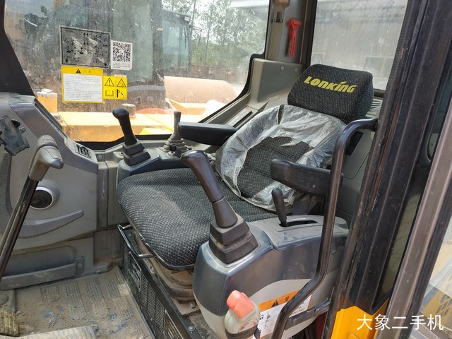 龙工 LG6060D 挖掘机