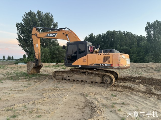 三一重工 SY235C-9 挖掘机