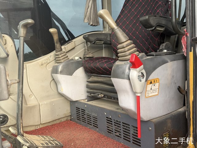 徐工 XE85D 挖掘机