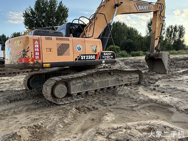 三一重工 SY235C-9 挖掘机