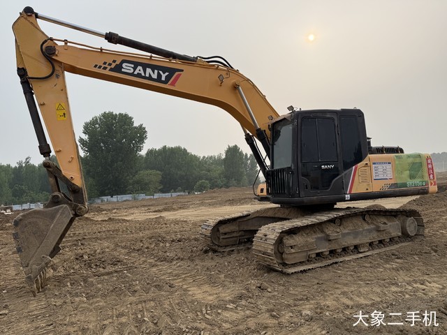 三一重工 SY215C-9 挖掘机