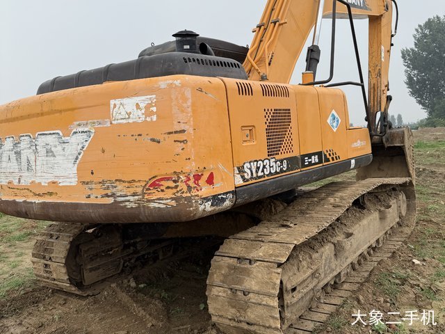 三一重工 SY235C-9 挖掘机