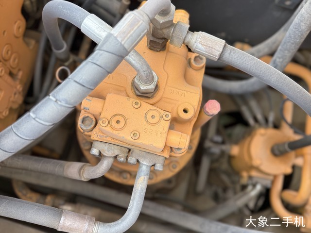 三一重工 SY215C-9 挖掘机