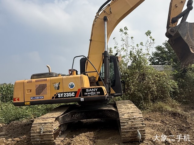 三一重工 SY235C-9 挖掘机