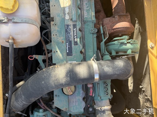 沃尔沃 EC240B 挖掘机