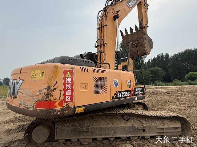 三一重工 SY235C-9 挖掘机